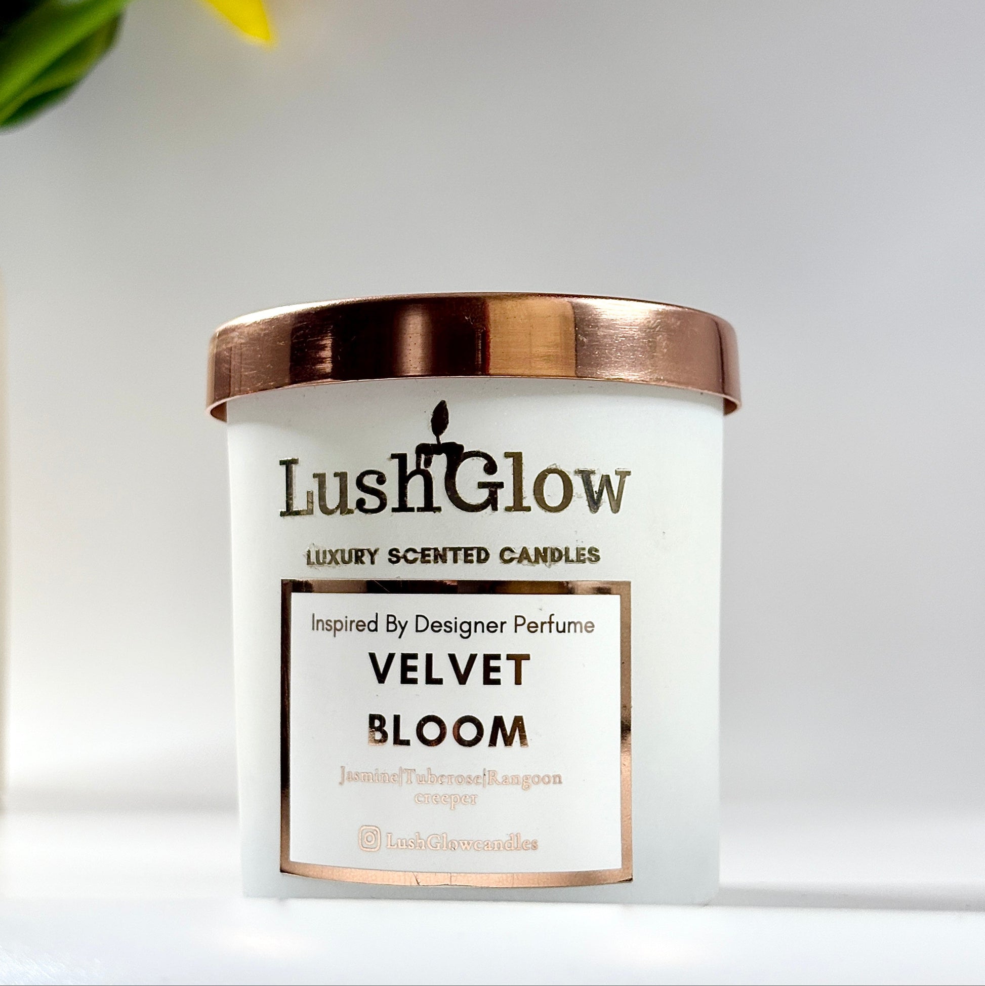 Luxury white soy candle in floral fragrance for home décor and gifting