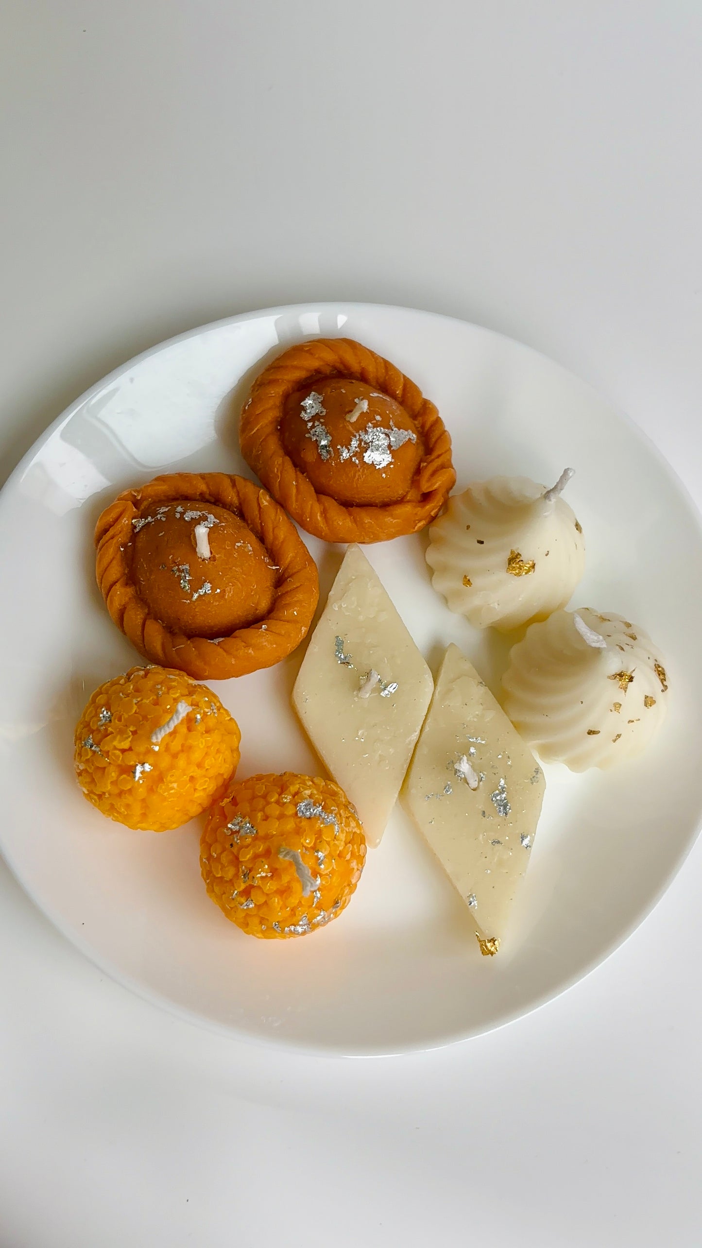 ASSORTED MITHAI BOX - SET OF 8